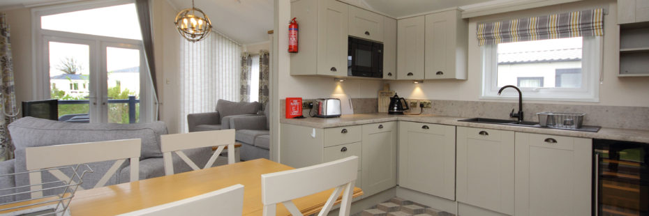 BM22 Atlas Azalea Lodge